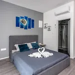 Front In With Wifi Apartament Jadranovo