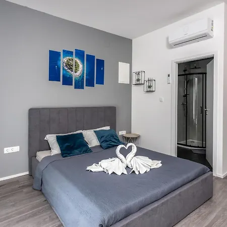 Front In With Wifi Apartment Jadranovo